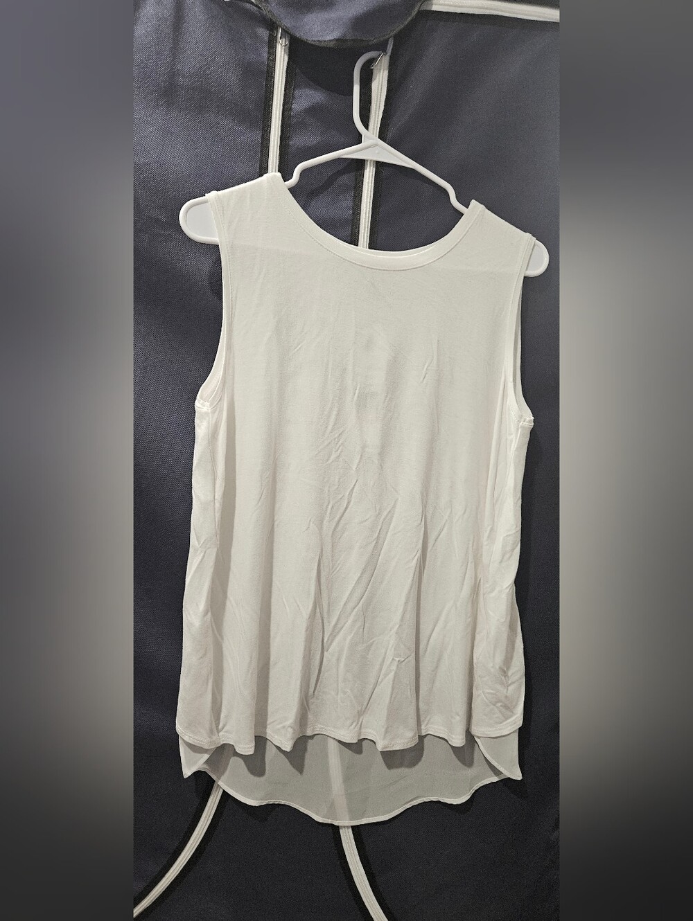 Kenneth Cole White Sleeveless Flowy Tank